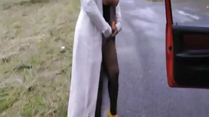 Ruiva boneca Asiática com prazer melhor porno anal dedilhado sua buceta