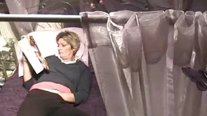 Familiarizar-se com a loira leva ao sexo em um porno gratis o melhor carro