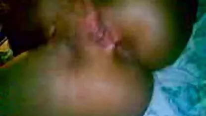 Caro os melhores vídeos do xvídeos Peituda pregos sua buceta com um vibrador grosso