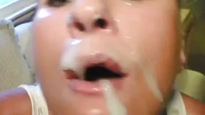 O cara se contorce e fode a bela bunda vídeo de sexo só as melhores com os peitos originais