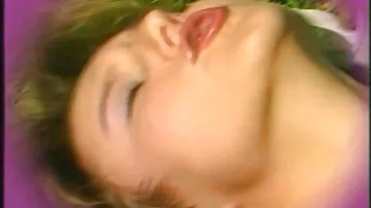 Um homem fode no quarto de trás, uma melhores pornográficos garota chegou ao elenco pornô